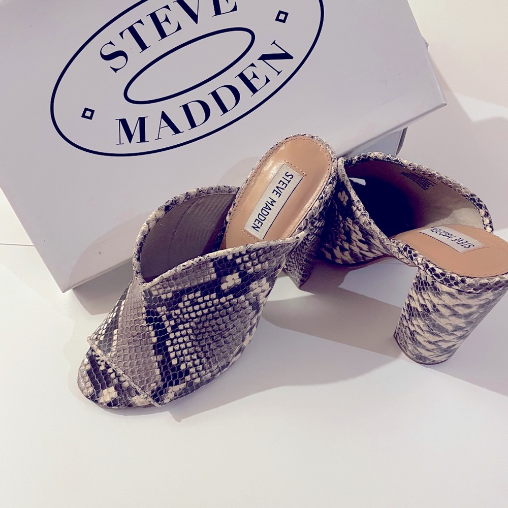 Steve Madden open toe shoe